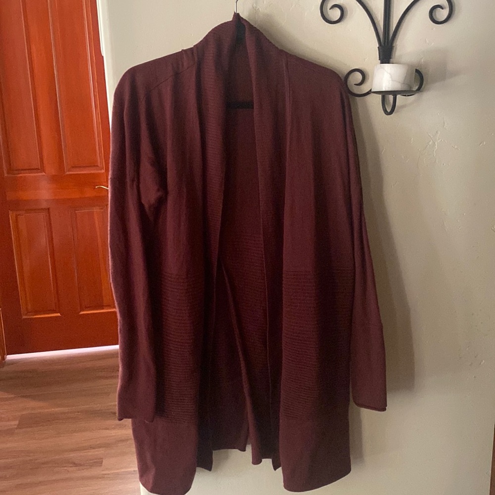 Lululemon sit in lotus wrap size 10